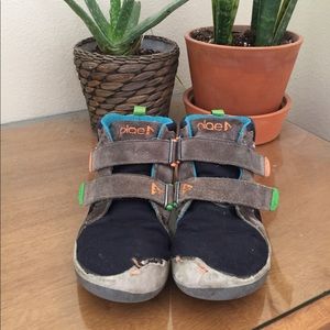 Plae shoes in size 12